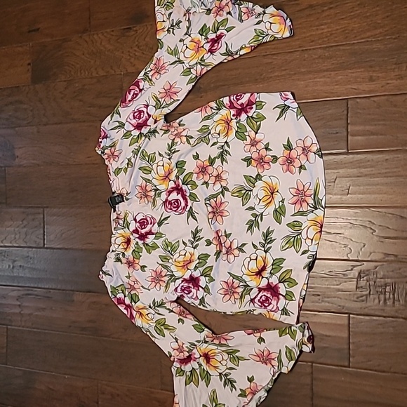 Ashley Stewart women's floral tunic with bell sleeves size 18/20 - Picture 1 of 6